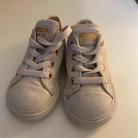 Converse toddlers sneakers size 7 - Picture 2 of 5